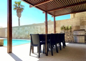 Outdoor dining - Luxurious villa in a tranquil hamlet - 6 bedrooms with ensuite bathrooms & ACs (Kerċem)