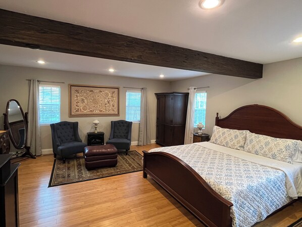 1 habitación, tabla de planchar con plancha, wifi gratis y ropa de cama