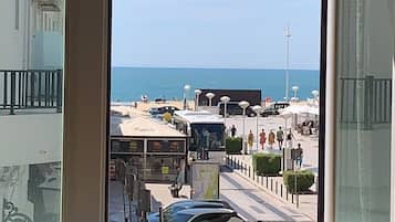 Economy Triple Room, 1 Bedroom | Premium bedding, down comforters, minibar, in-room safe