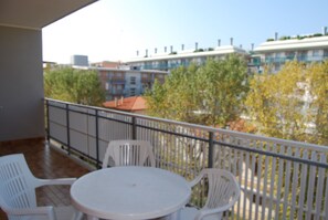 Appartamento, 2 camere da letto, balcone, vista giardino | Balcone