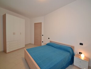 Apartment, 2 Bedrooms, Balcony, City View