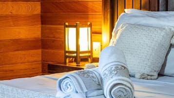 Suite Junior | Coffres-forts dans les chambres, Wi-Fi gratuit, draps fournis