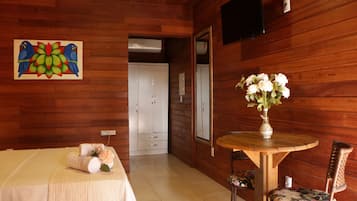 Junior Suite | 1 bedroom, in-room safe, free WiFi, bed sheets