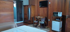 Family Suite | In-room safe, free WiFi, bed sheets