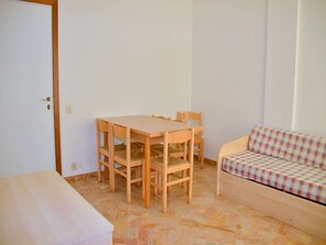 Lejlighed - 2 soveværelser - balkon - havudsigt | Stue