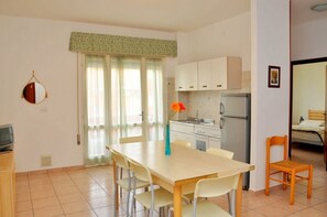 Apartment, 2 Bedrooms, Balcony | Interior