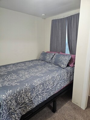 1 bedroom, free WiFi, bed sheets - Single Bedroom Guesthouse in the Cowlitz Valley (Kelso)