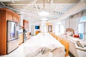 Interior - Coconut Casita with Wet Bar! Walk 2 Beach! 4 Pools (Panama City Beach)