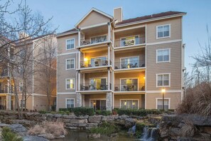 Exterior - 2 Bedroom Deluxe Condo w/ Kitchen, Sleeps 8, at Branson At The Meadows Resort! (Branson)