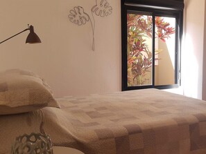 2 多间卧室、WiFi、床单