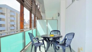 อพาร์ทเมนท์, 1 ห้องนอน, ระเบียง, วิวเมือง | ลานระเบียง/นอกชาน