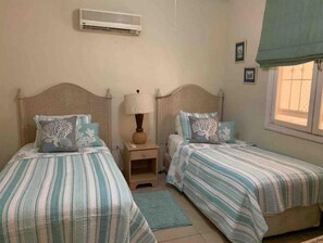 3 bedrooms - Dreamy Beachfront Condo In Quiet Compound (Tobago)