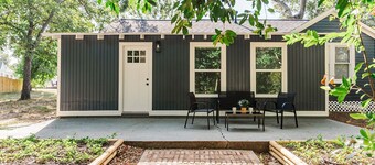 Renovated 1940's era cottage - 2 Blocks from downtown Bellville!