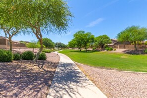Property grounds - Gilbert Haven: A Family Delight in Enchanting Community (Gilbert)