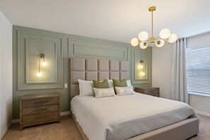 5 chambres, fer et planche à repasser, lit de bébé portatif