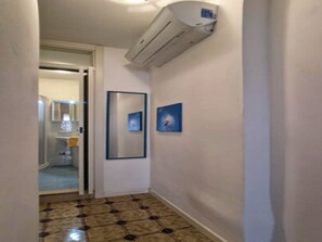 Apartment, 2 Schlafzimmer, Balkon | Badezimmer