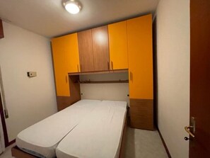 Apartamento, 2 habitaciones, balcón, vistas a la ciudad | 3 dormitorios