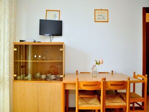 아파트, 침실 1개, 발코니 | 다이닝