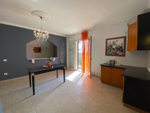 Vila, 3 quartos, para fumantes, sacada | Parte interna