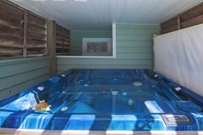 Tina de hidromasaje interior