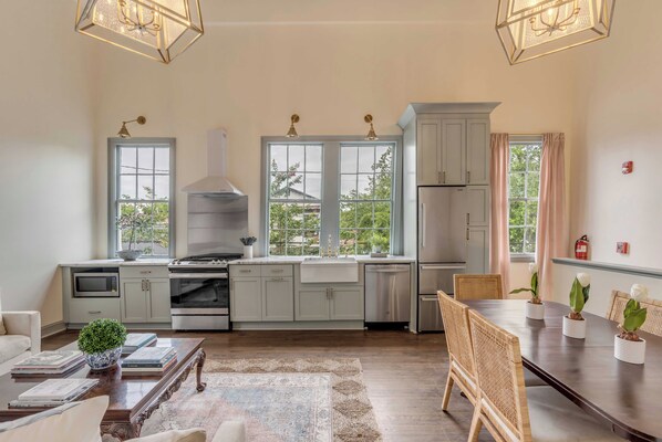 Fridge, microwave, oven, stovetop