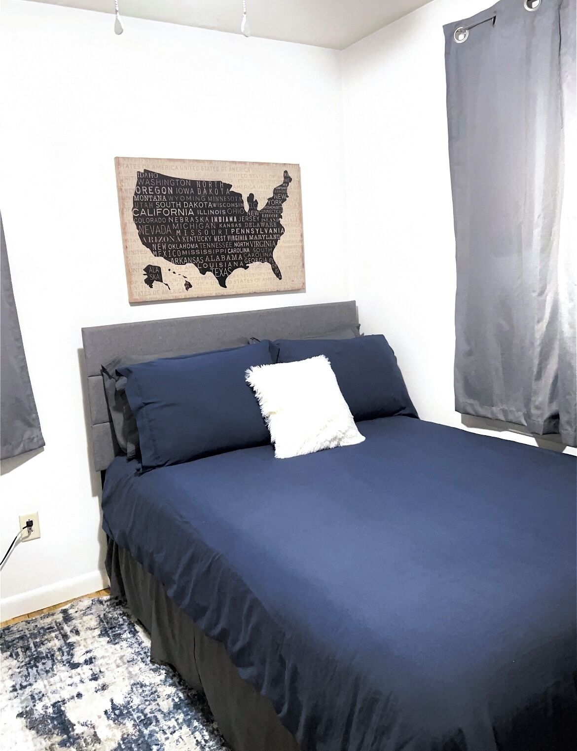 3 dormitorios, tabla de planchar con plancha, cuna de viaje