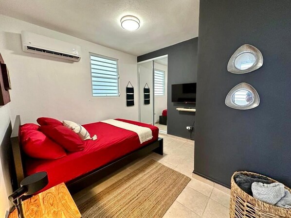 1 habitación, tabla de planchar con plancha, wifi y ropa de cama 