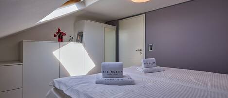 1 室のベッドルーム、WiFi