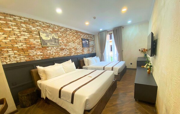 City Room | Premium bedding, pillowtop beds, minibar, individually decorated