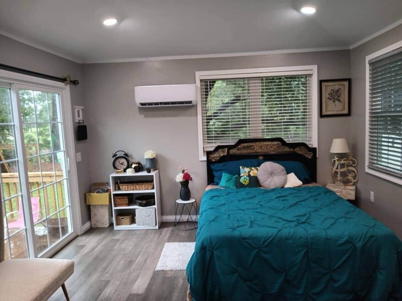 Coffres-forts dans les chambres, fer et planche à repasser, Wi-Fi