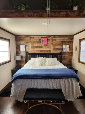 2 bedrooms, iron/ironing board, travel crib, free WiFi - LV Bar Ranch Cabin#1 
Marty Robbins Theme (Cane Beds)
