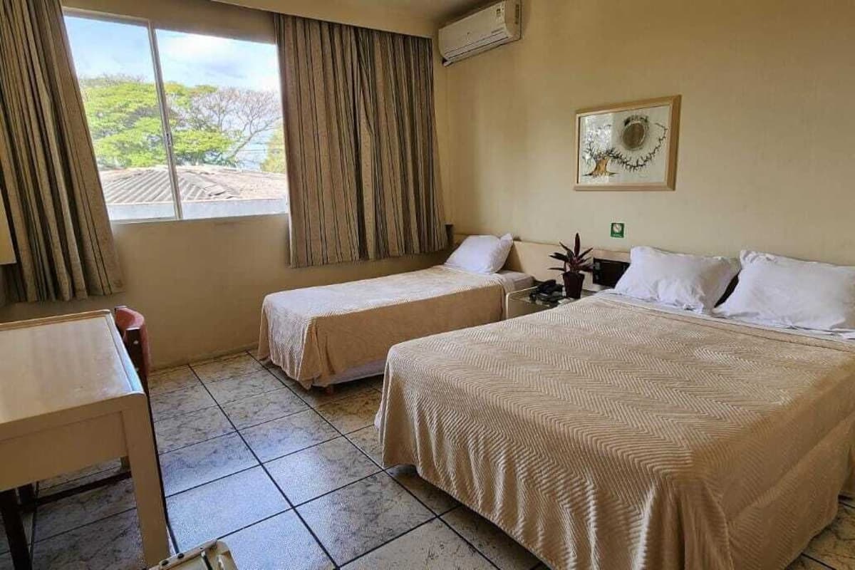 Casal + Solteiro | Travel crib, free WiFi, bed sheets