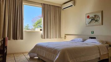 Berço de viagem, Wi-Fi de cortesia, roupa de cama