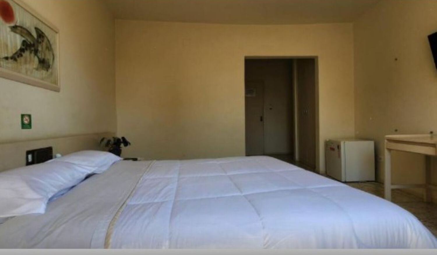 Travel cot, free WiFi, bed sheets