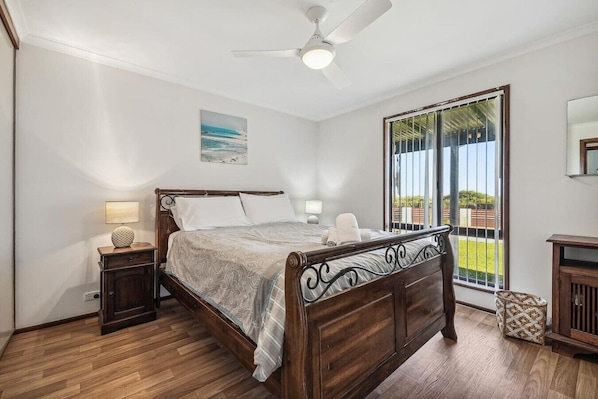 3 bedrooms, WiFi, bed sheets