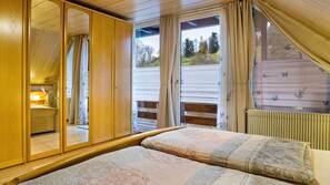 3 chambres, fer et planche à repasser, Wi-Fi gratuit, draps fournis