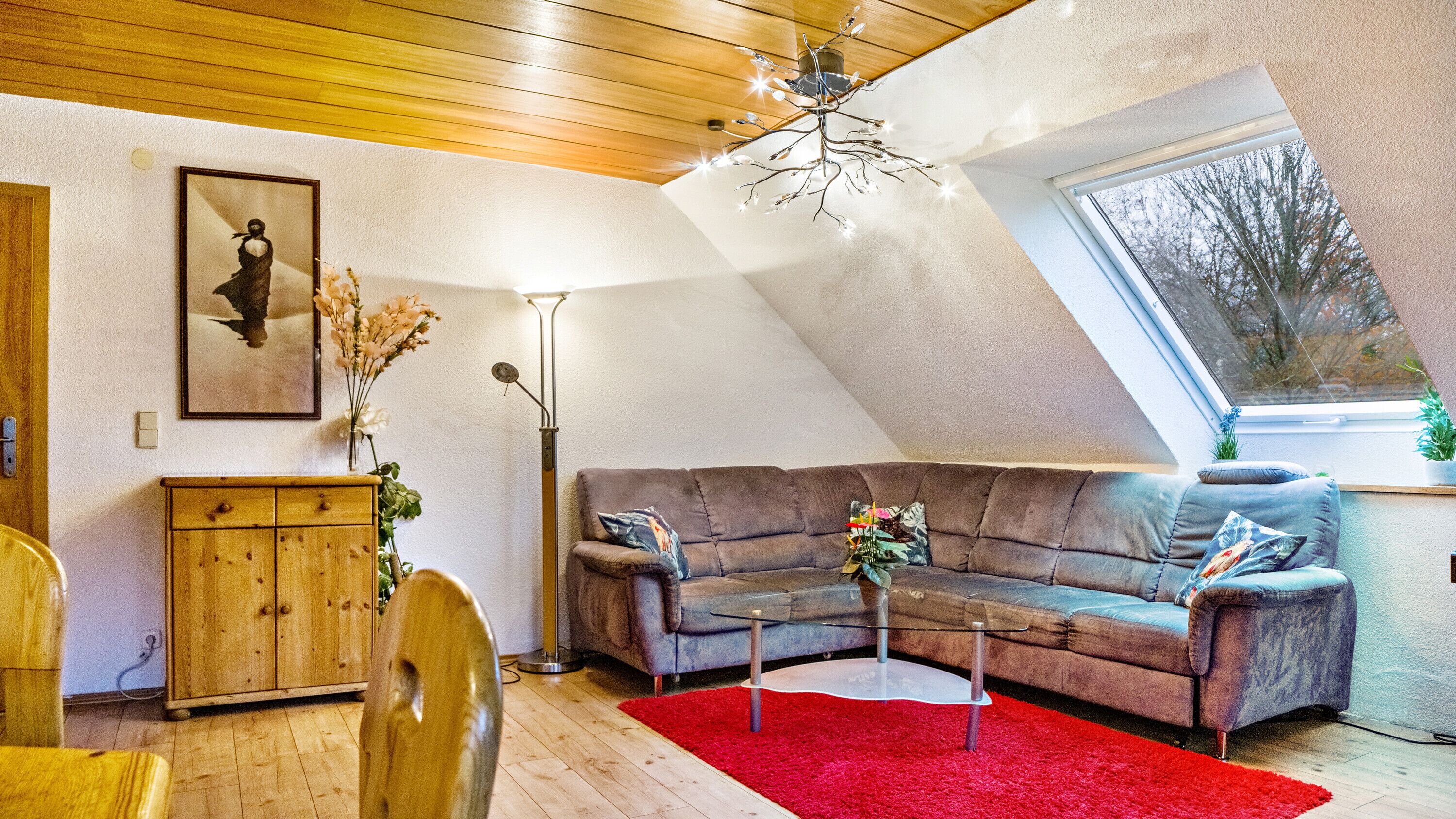 Fernseher, DVD-Player, Tischtennisplatte, Stereoanlage