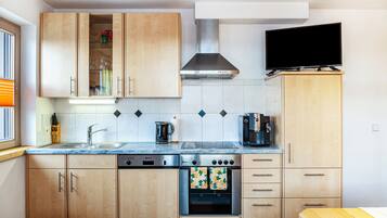 Kühlschrank, Ofen, Herdplatte, Geschirrspüler