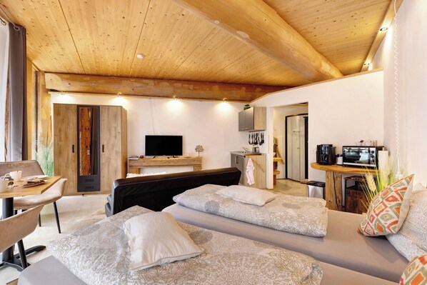 1 bedroom, iron/ironing board, free WiFi, bed sheets