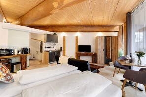 1 bedroom, iron/ironing board, free WiFi, bed sheets - Apartment '-3-die Drei, Studio 35qm' with Private Terrace, Shared Garden and Wi-Fi (Rosenfeld)