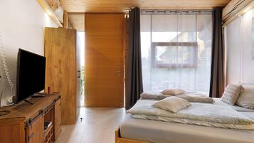 1 bedroom, iron/ironing board, free WiFi, bed sheets