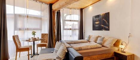 1 chambre, fer et planche à repasser, Wi-Fi gratuit, draps fournis