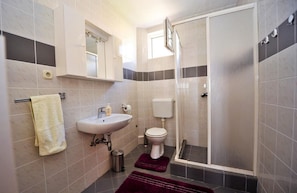 아파트, 흡연 | 1 개의 침실