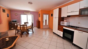 Room - Apartments Danka - Free Parking and Grill (Novalja)