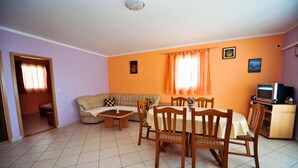 Room - Apartments Danka - Free Parking and Grill (Novalja)