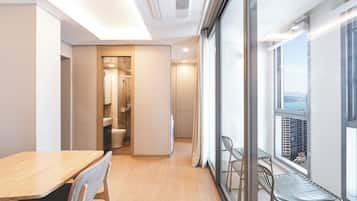 City Double | Living area | 45-inch flat-screen TV with cable channels, heated floors