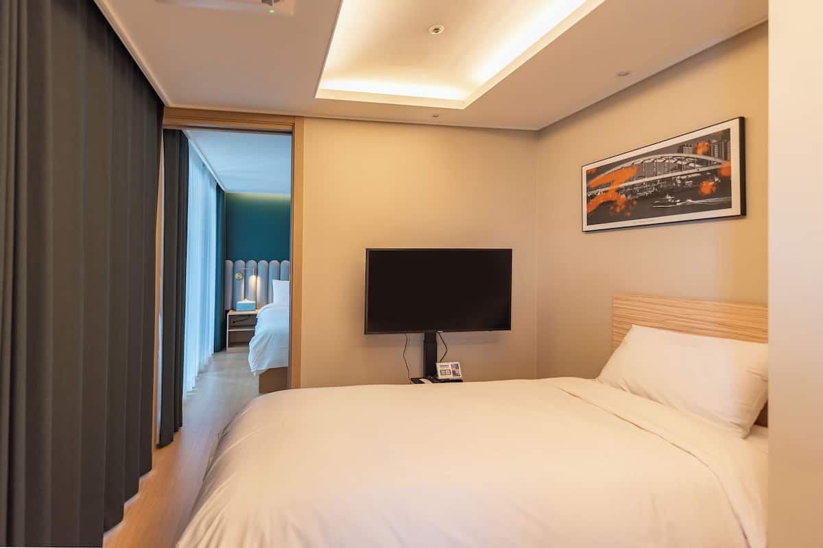 1 habitación, decoración personalizada y muebles diferentes