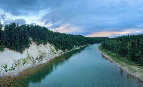River views RV 7 miles from Glacier National Park