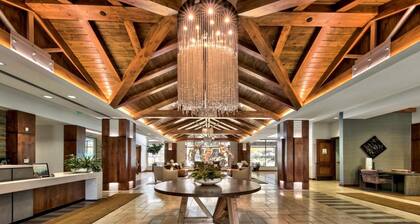 Luxury Heavenly Gondola Condo, Games, Pool and Hot Tub, Beach Access