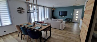 House for 4 To 6 Peoplec